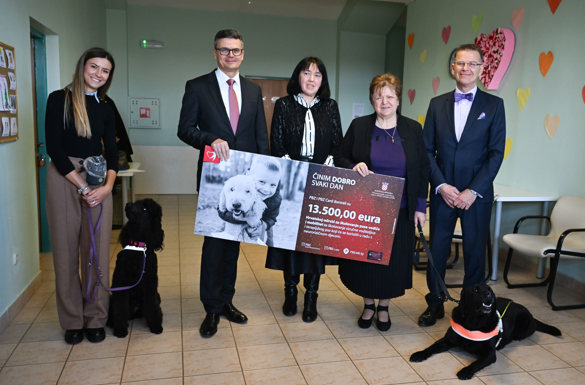 Hrvatska udruga za školovanje pasa vodiča i mobilitet